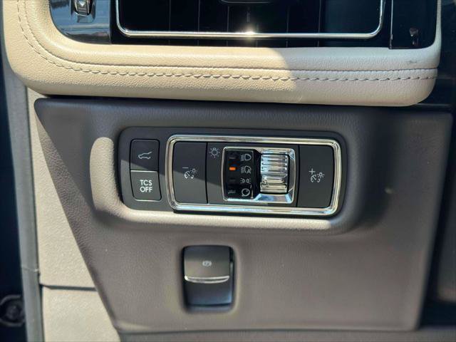 Used 2022 Lincoln Nautilus Reserve AWD/4WD image 22
