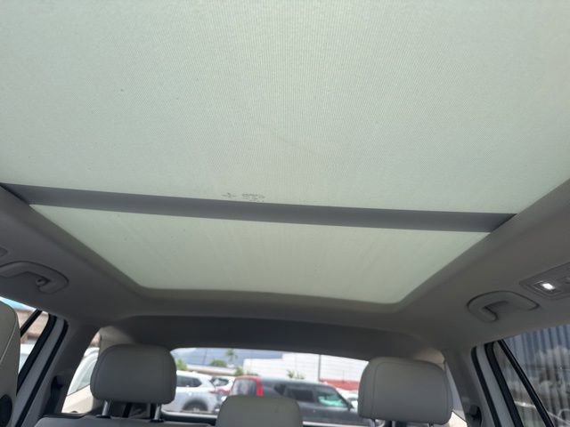 Used 2021 Volkswagen Tiguan SE w/ Panoramic Sunroof Package FWD image 9