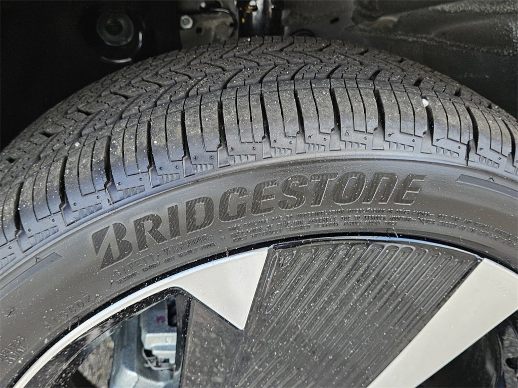 New 2026 Nissan Kicks SR w/ Cold Weather Package image 17