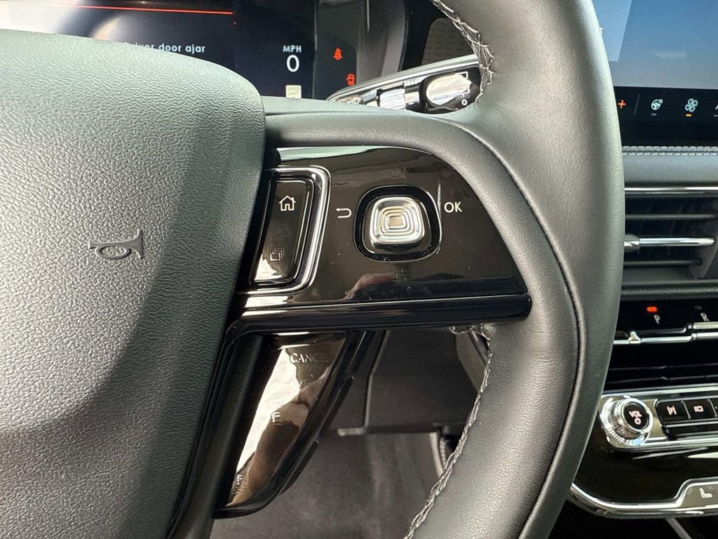 New 2025 Lincoln Corsair Reserve w/ Jet Appearance Package image 29