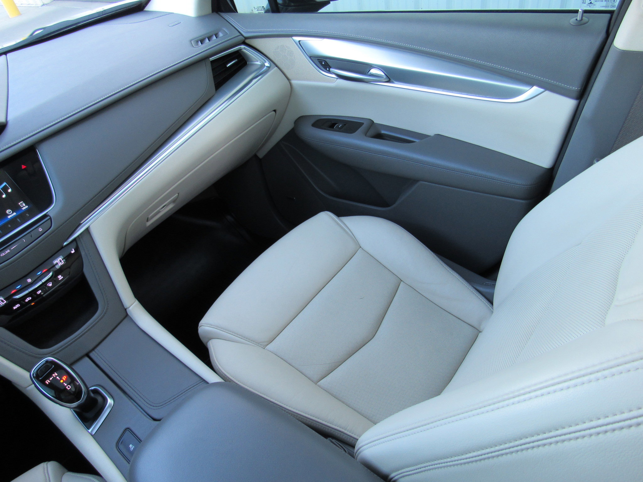 Used 2019 Cadillac XT5 Luxury image 36