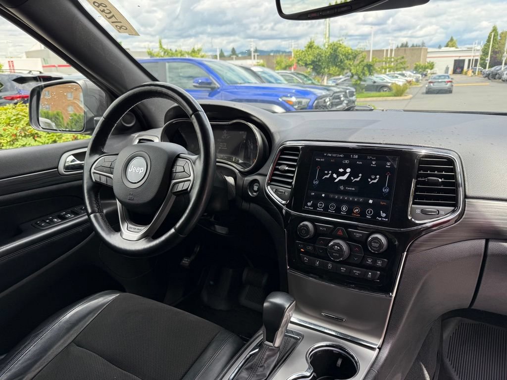 Used 2021 Jeep Grand Cherokee Laredo AWD/4WD image 21