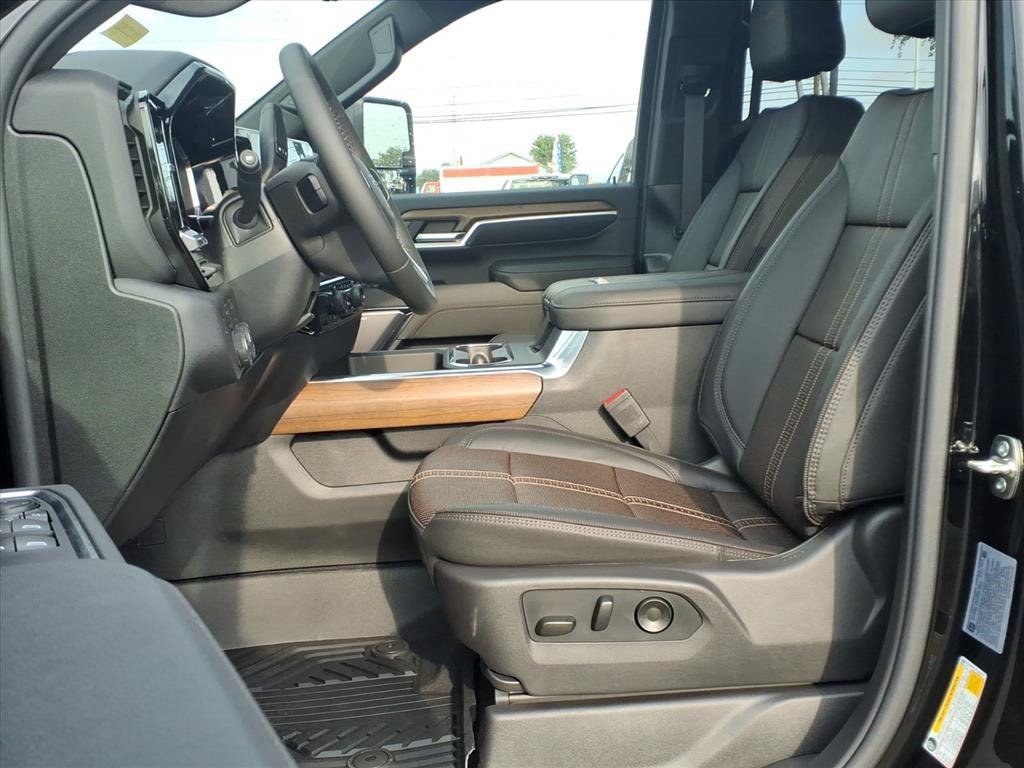 New 2026 Chevrolet Silverado 2500 High Country w/ Midnight Edition AWD/4WD image 17