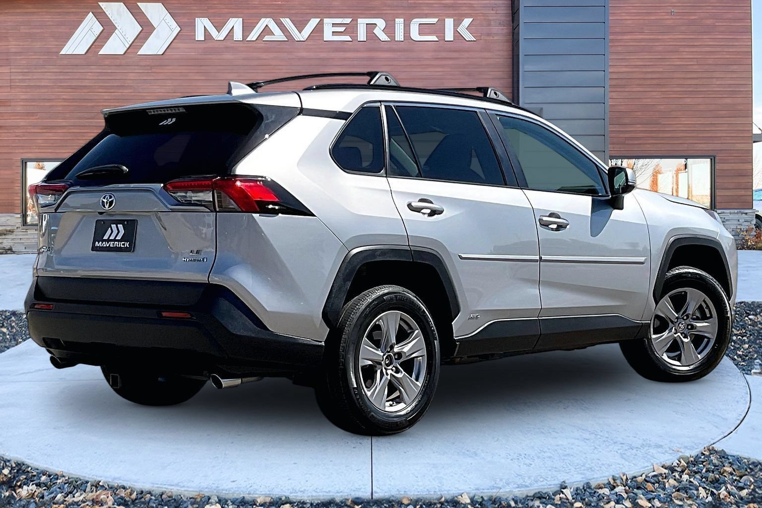 Used 2023 Toyota RAV4 LE AWD/4WD image 5