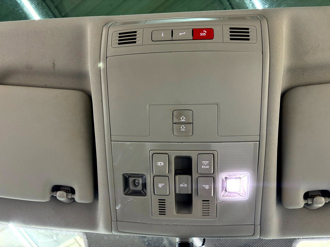 Used 2018 Volkswagen Tiguan SEL image 30