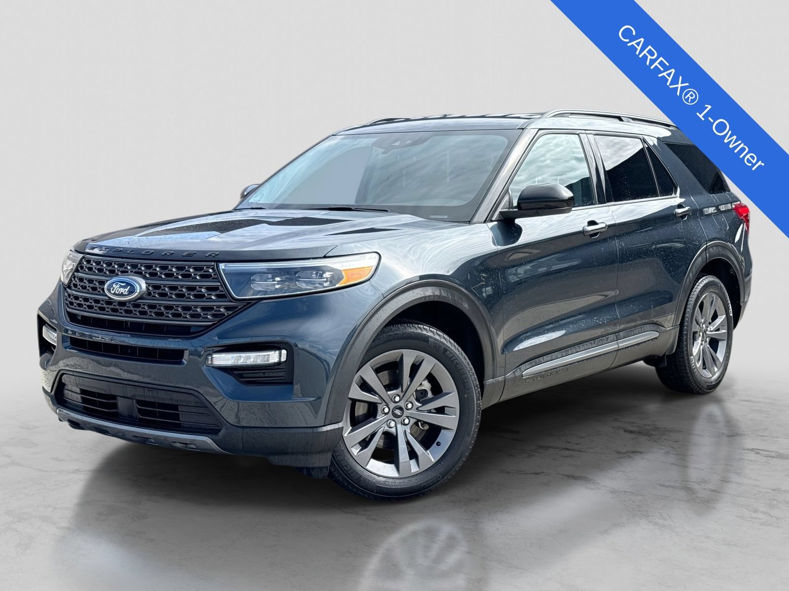 Used 2024 Ford Explorer XLT w/ Equipment Group 202A AWD/4WD image 1
