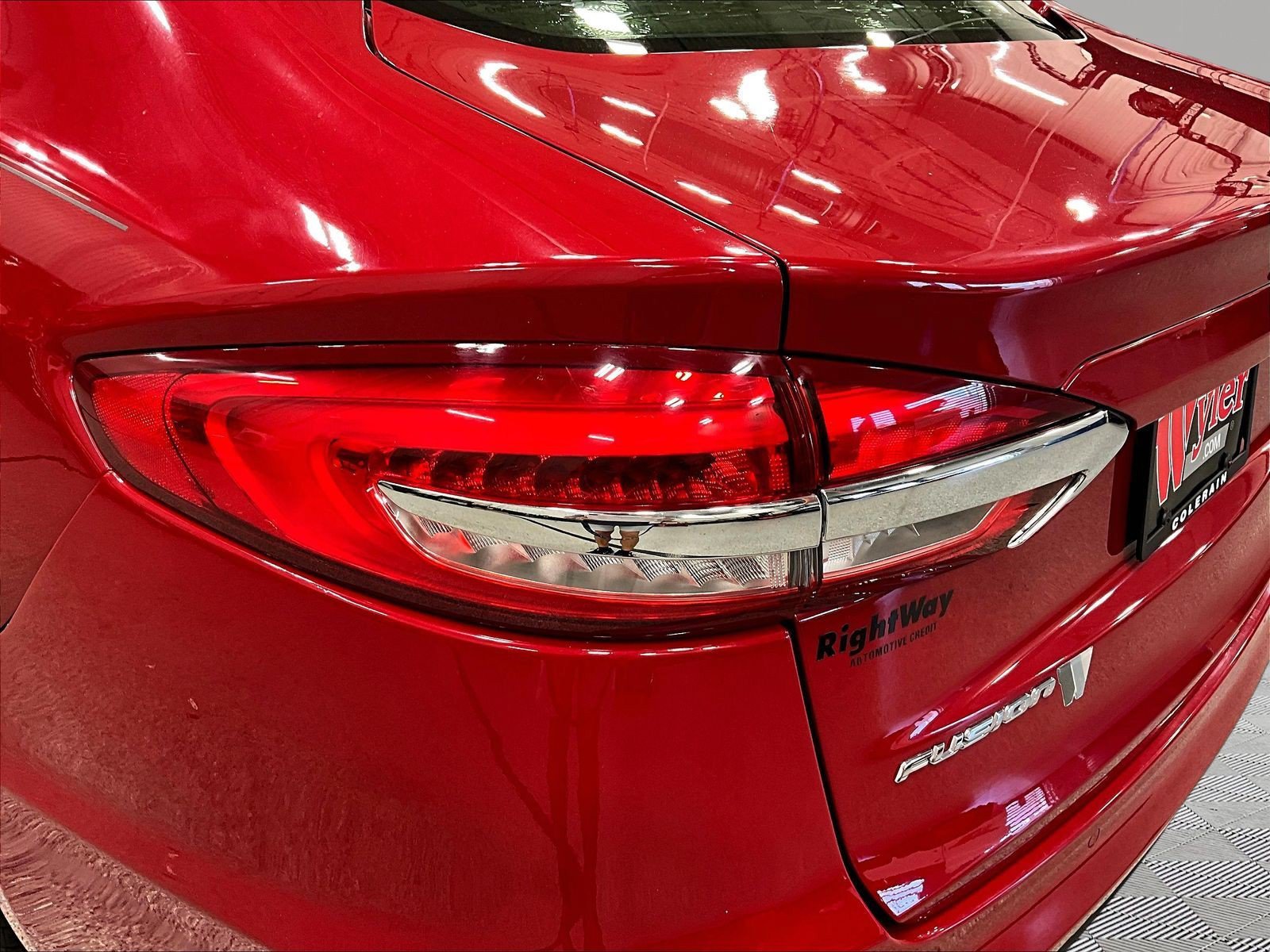 Used 2020 Ford Fusion SE FWD image 22