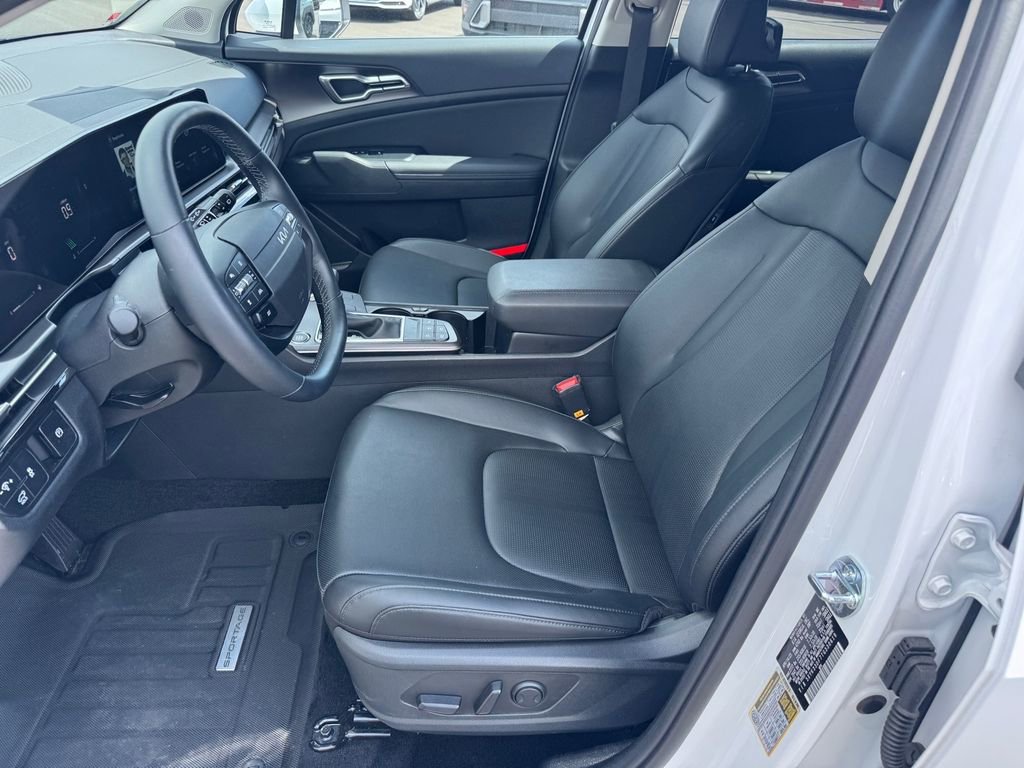 Used 2026 Kia Sportage EX image 5
