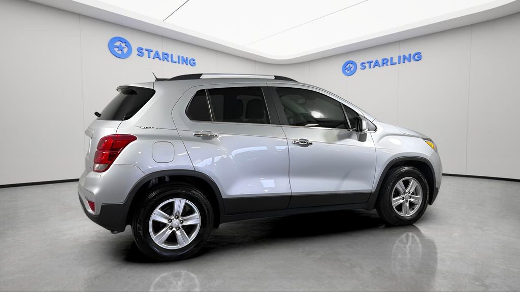 Used 2020 Chevrolet Trax LT w/ Driver Confidence Package FWD image 11