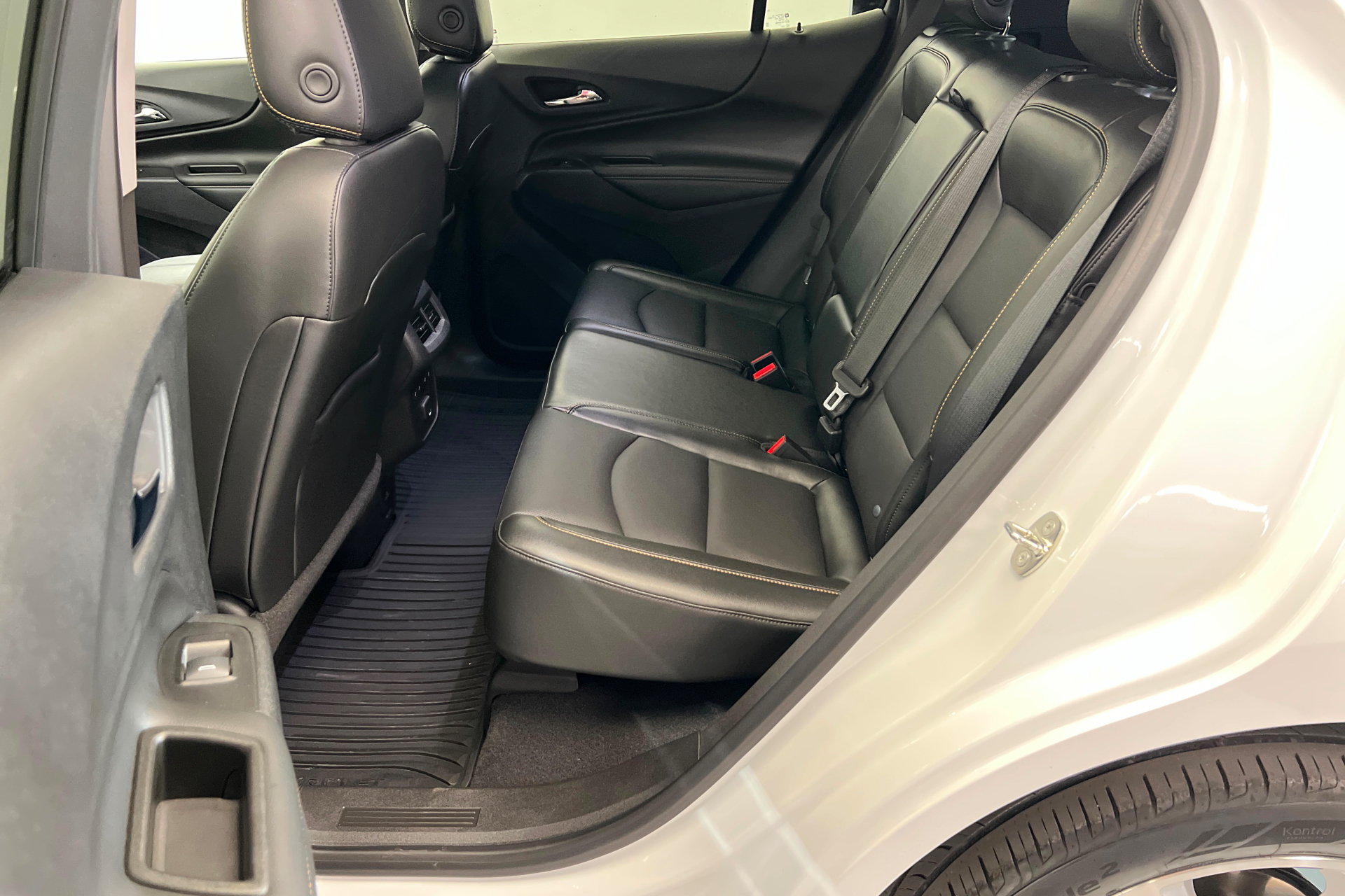 Used 2020 Chevrolet Equinox Premier AWD/4WD image 22