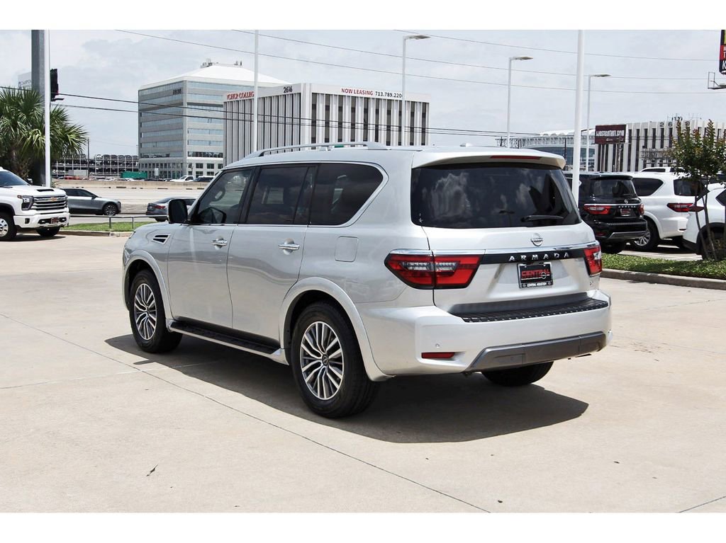 Used 2024 Nissan Armada SL w/ Captain's Chairs Package AWD/4WD image 3