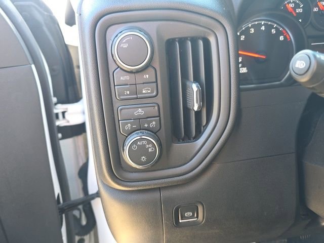 Used 2022 Chevrolet Silverado 1500 Custom image 11