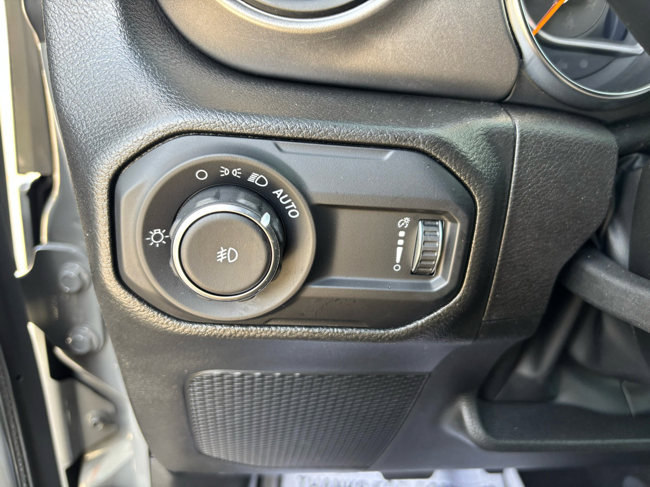 Used 2023 Jeep Wrangler Unlimited Sport image 15