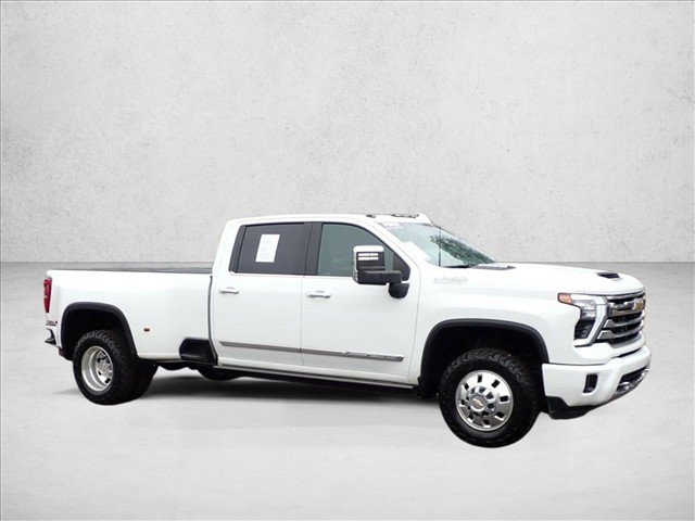 Used 2024 Chevrolet Silverado 3500 High Country w/ High Country Premium Package AWD/4WD image 6