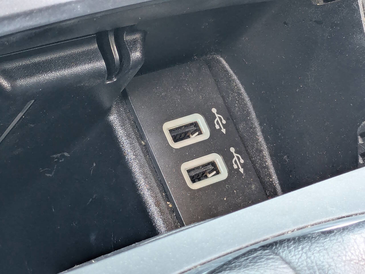 Used 2016 Ford Edge Titanium image 27