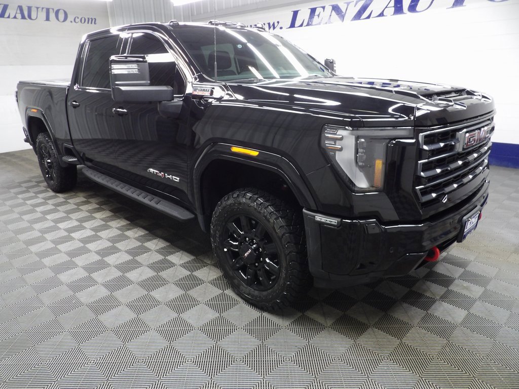 Used 2025 GMC Sierra 2500 AT4 w/ AT4 Premium Plus Package image 3