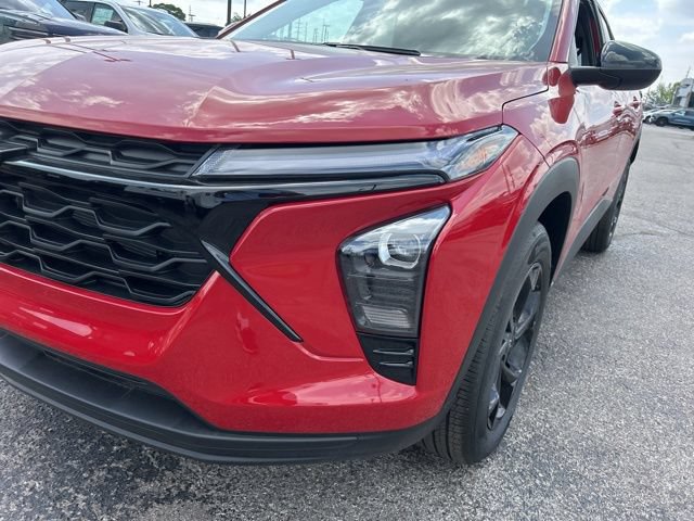 New 2026 Chevrolet Trax LT w/ Midnight Edition FWD image 9