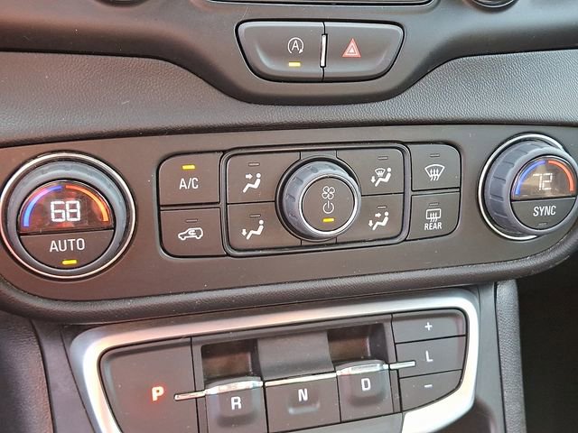 Used 2024 GMC Terrain SLT image 19