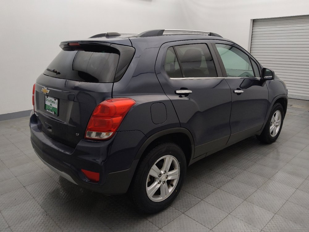 Used 2018 Chevrolet Trax LT w/ LT Convenience Package image 9