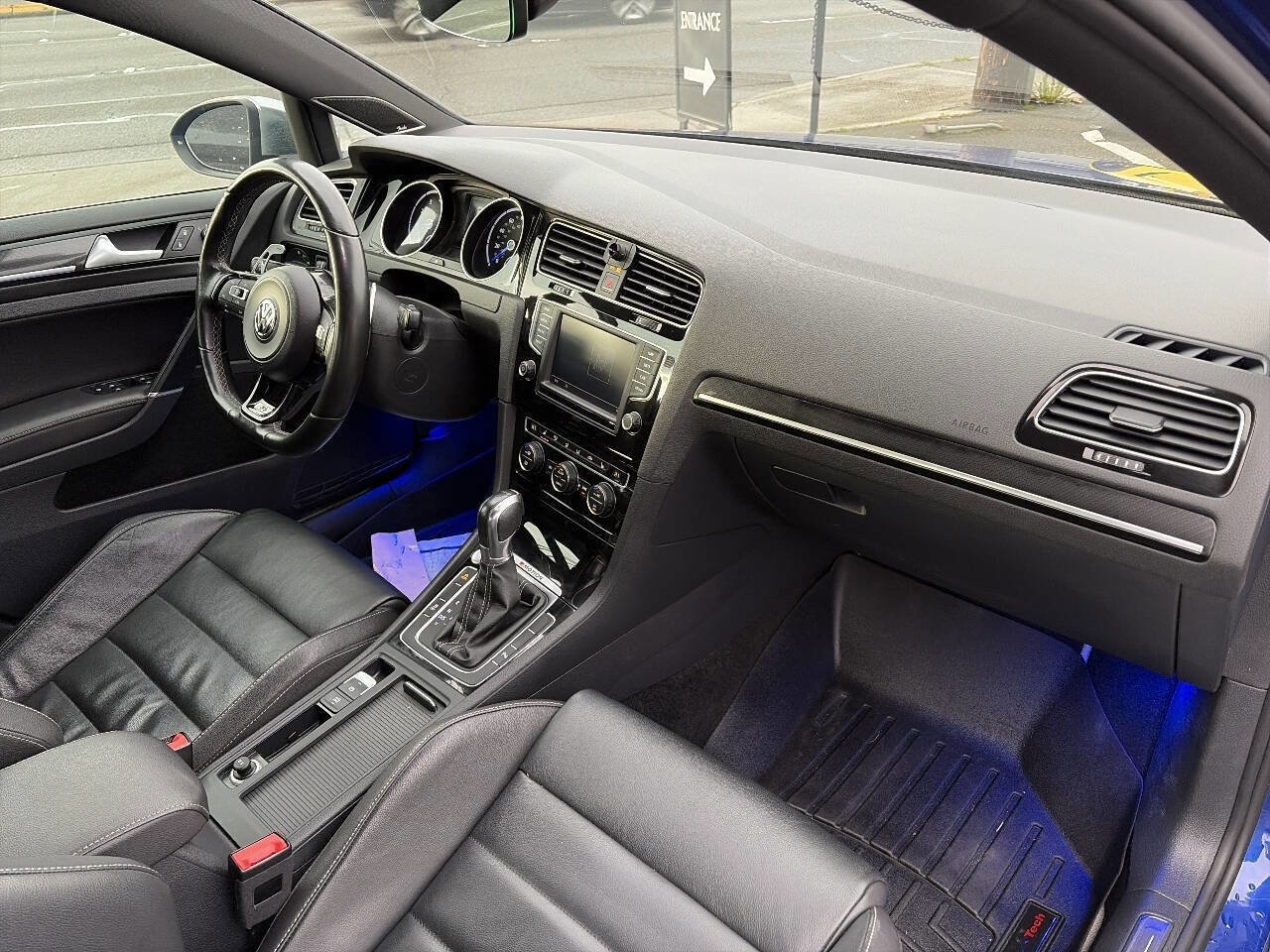 Used 2017 Volkswagen Golf R 4-Door image 20