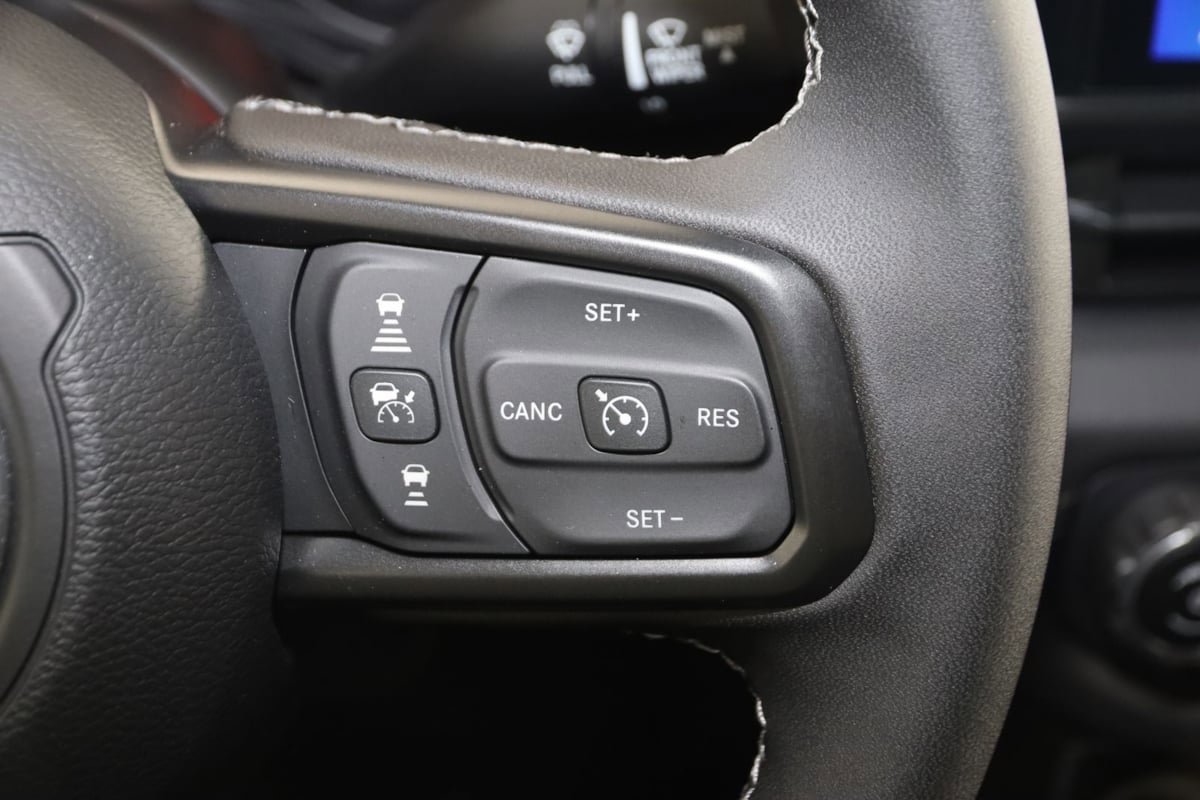Used 2025 Jeep Gladiator Mojave image 33