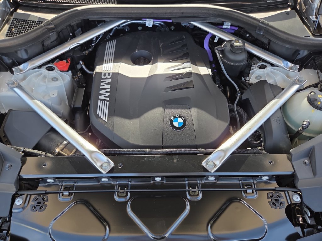 Used 2026 BMW X5 sDrive40i w/ M Sport Package RWD image 10