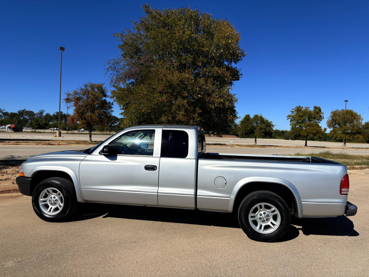 Used 2004 Dodge Dakota 2WD Club Cab w/ Tire & Handling Group image 6