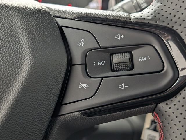 New 2026 Chevrolet Trax RS w/ Sunroof Package image 20