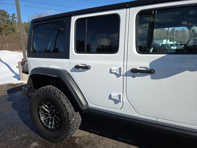 Used 2024 Jeep Wrangler Unlimited Rubicon w/ XTREMEE 35" Tire Package image 32