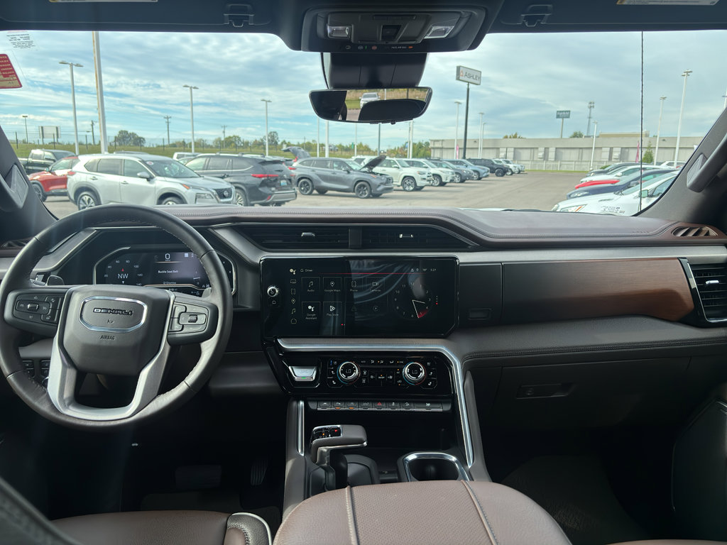 Used 2023 GMC Sierra 1500 Denali w/ Technology Package image 12