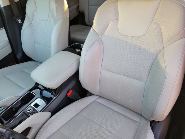 Used 2022 Kia Telluride EX w/ EX Premium Package AWD/4WD image 11