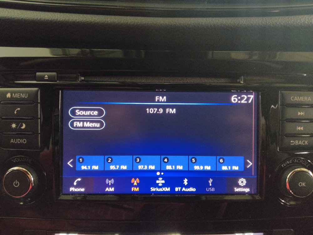 Used 2020 Nissan Rogue SV FWD image 25
