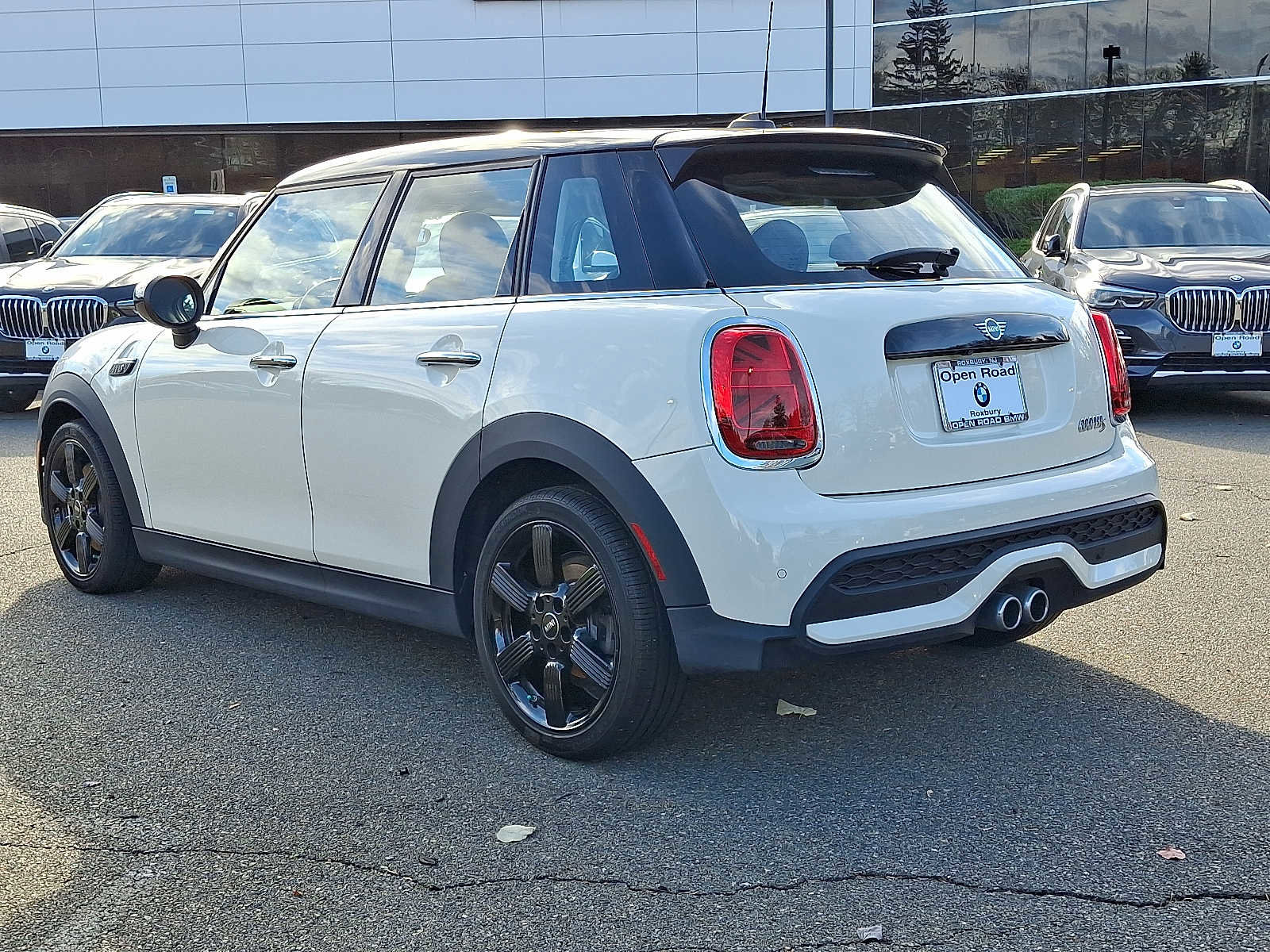 Used 2022 MINI Cooper S image 4