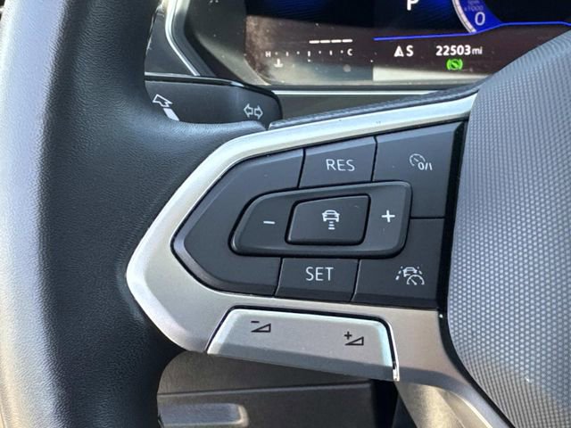 Used 2023 Volkswagen Tiguan SE w/ Panoramic Sunroof Package FWD image 8