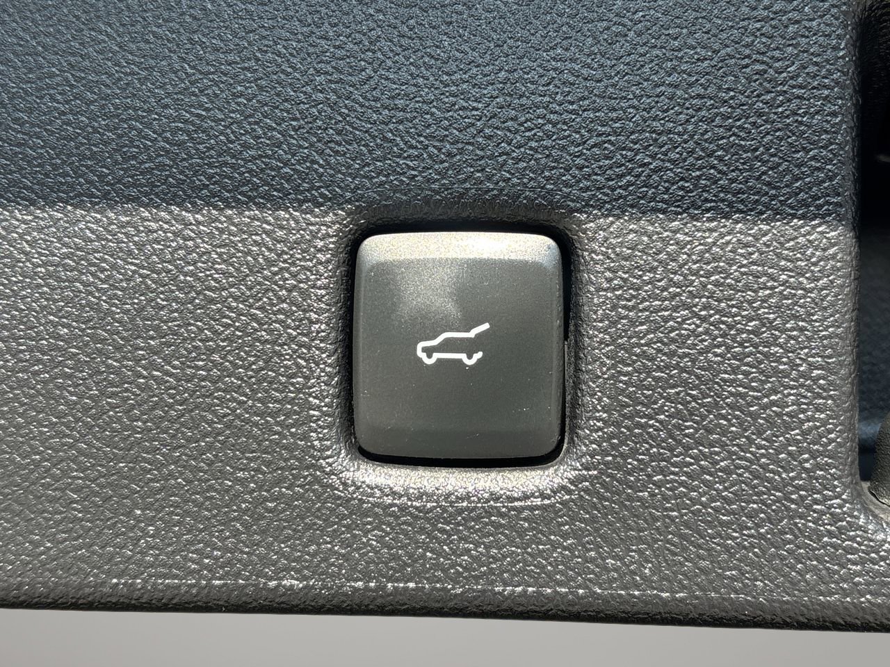 Used 2022 Ford Escape SEL w/ SEL Stealth AWD Package image 28