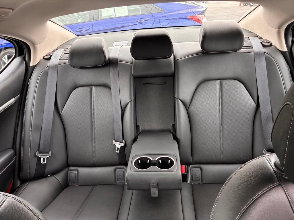 Used 2025 Genesis G70 2.5T AWD/4WD image 16