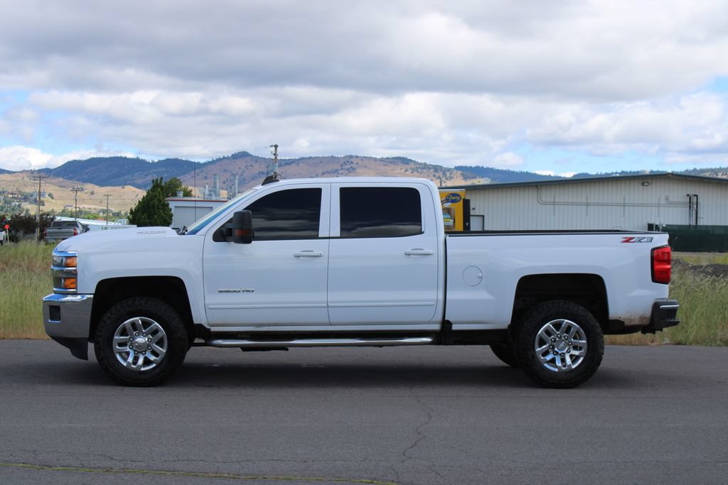 Used 2019 Chevrolet Silverado 2500 LT AWD/4WD image 2