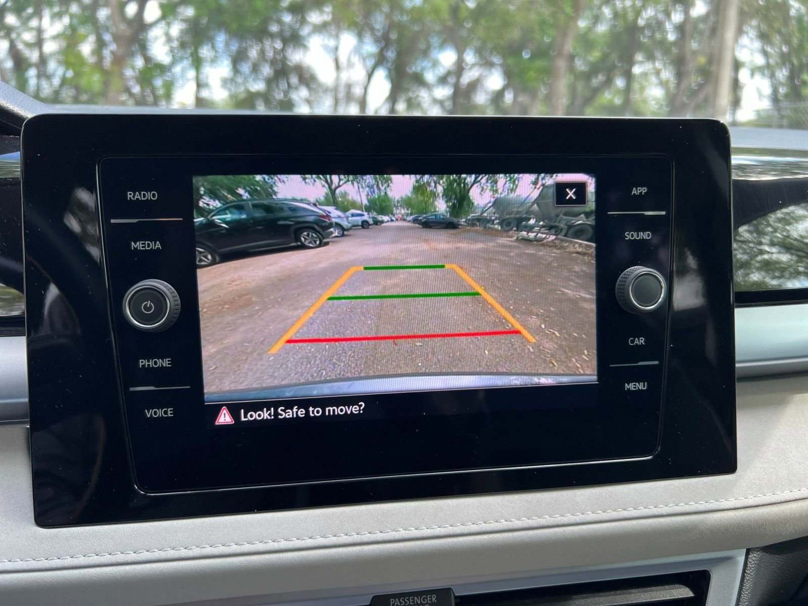 Used 2025 Volkswagen Taos SE image 24