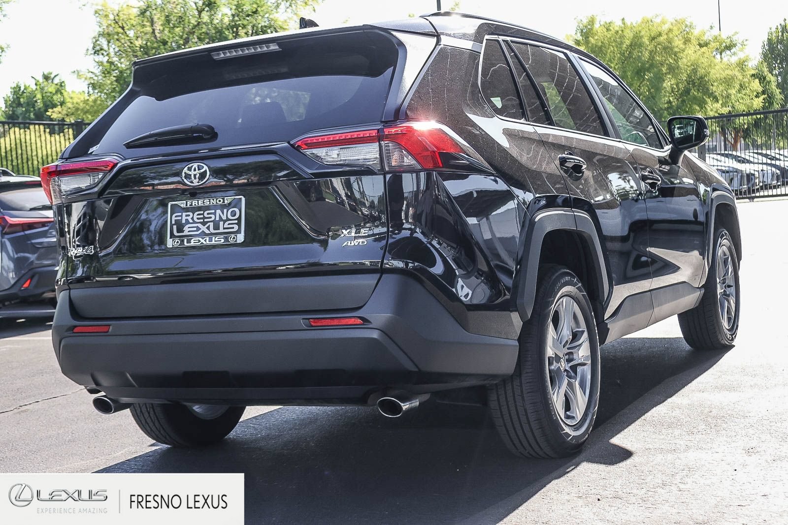 Used 2024 Toyota RAV4 XLE AWD/4WD image 6