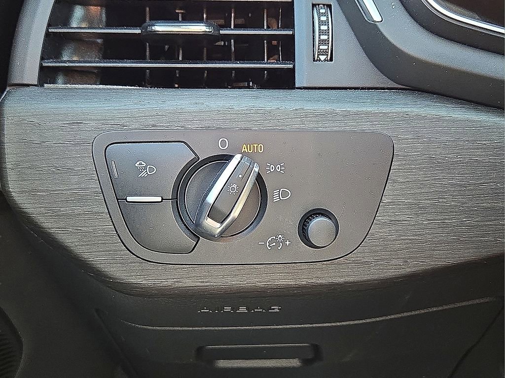 Used 2024 Audi A4 2.0T Premium Plus image 26