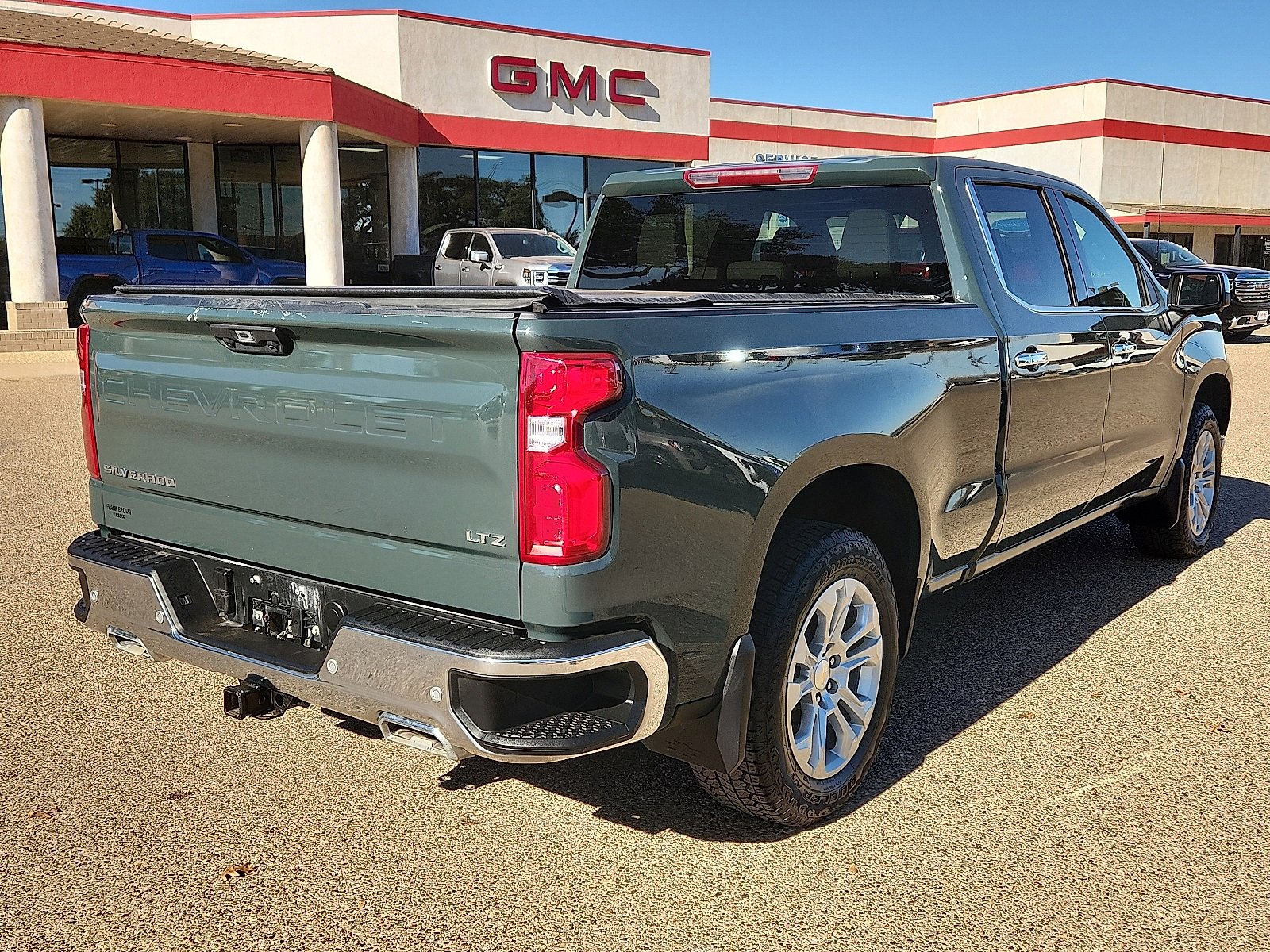Used 2025 Chevrolet Silverado 1500 LTZ image 4