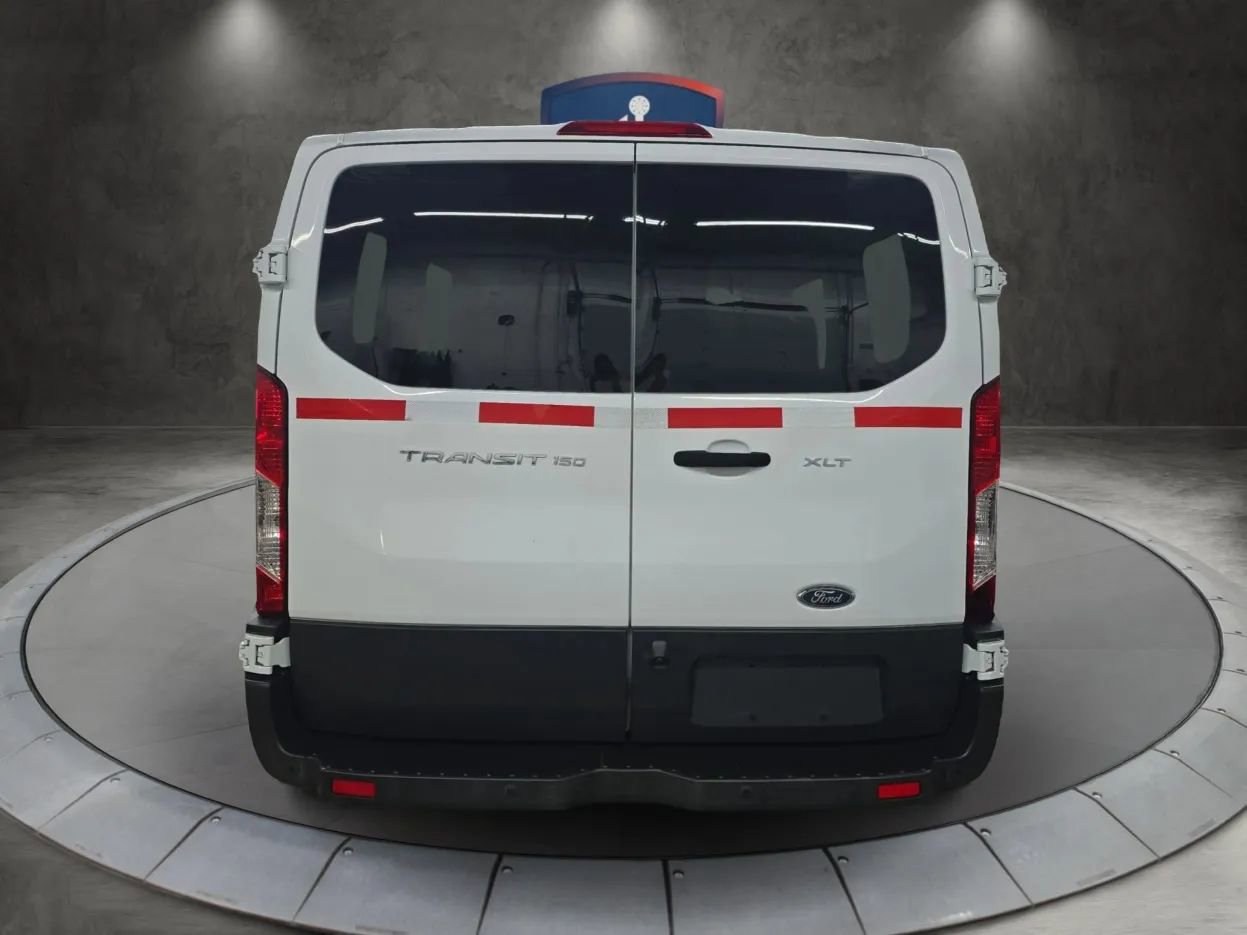 Used 2017 Ford Transit 150 XLT image 4