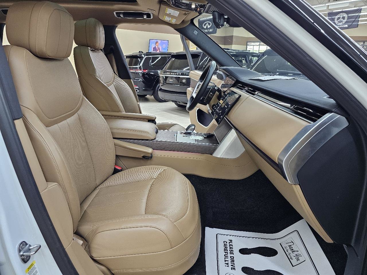 Used 2025 Land Rover Range Rover SE AWD/4WD image 22