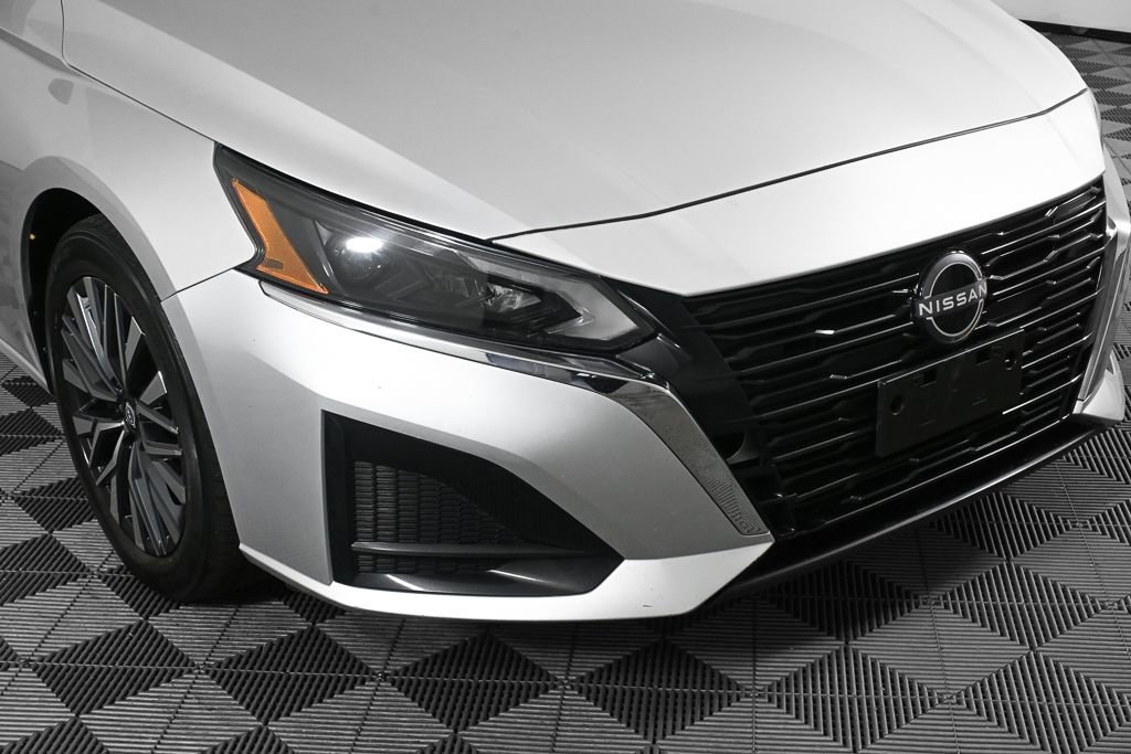 Used 2024 Nissan Altima 2.5 SV image 32