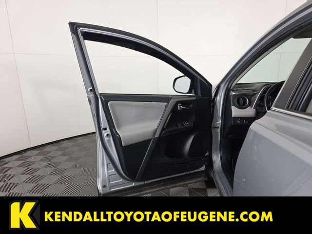 Used 2017 Toyota RAV4 XLE w/ Convenience Package AWD/4WD image 20