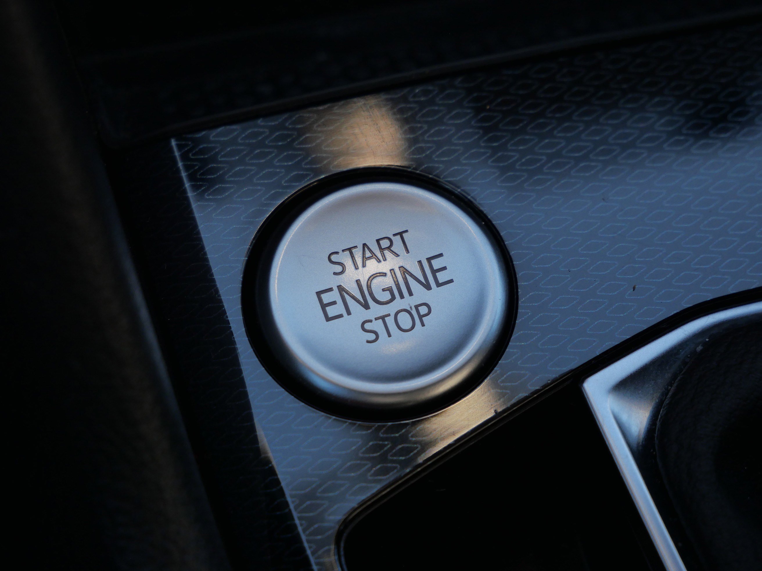 Certified 2025 Volkswagen Taos SE image 27