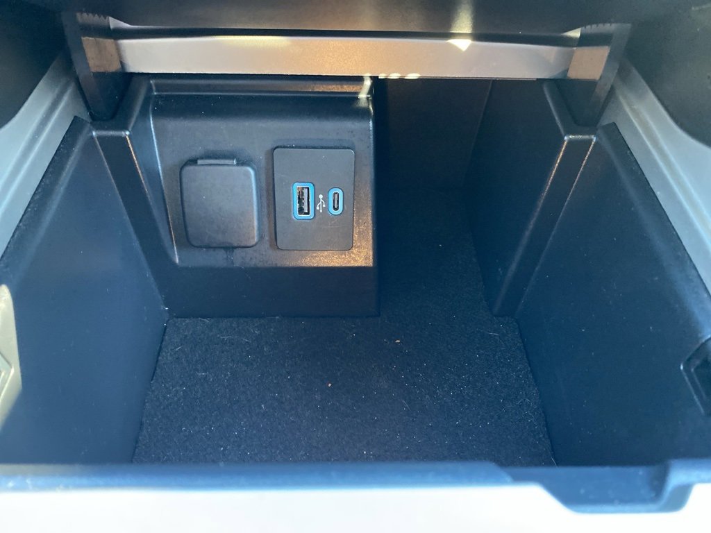 Used 2021 Ford Explorer XLT image 37