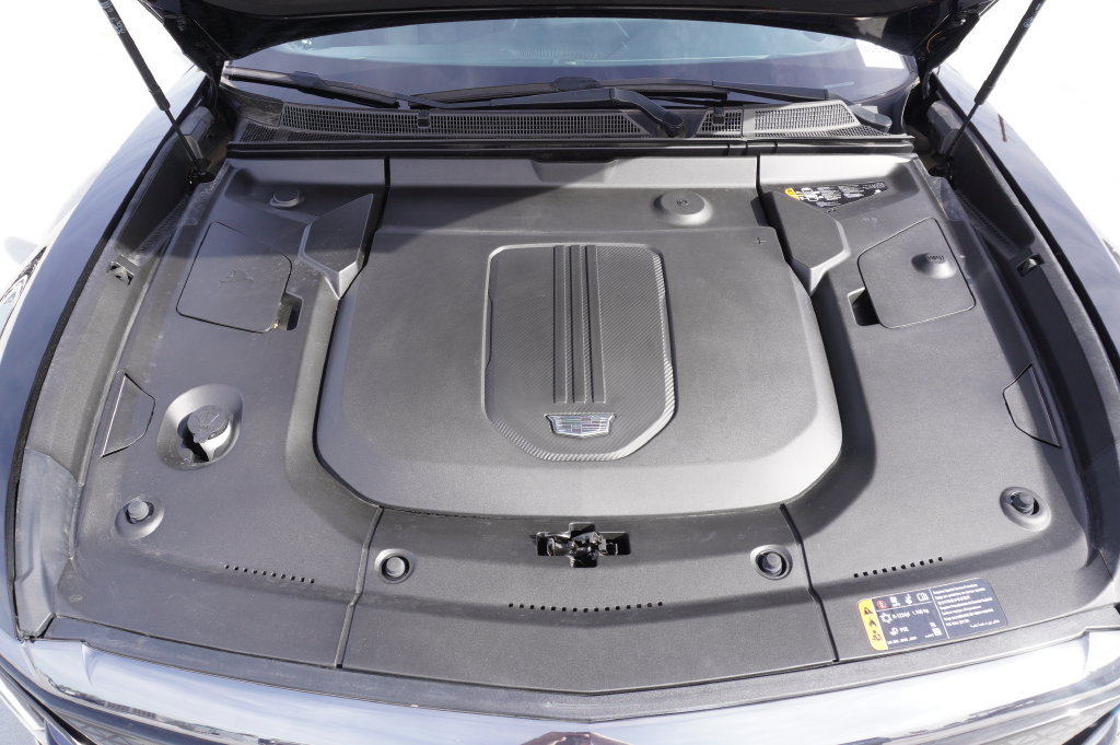Used 2024 Cadillac Lyriq Sport RWD image 6