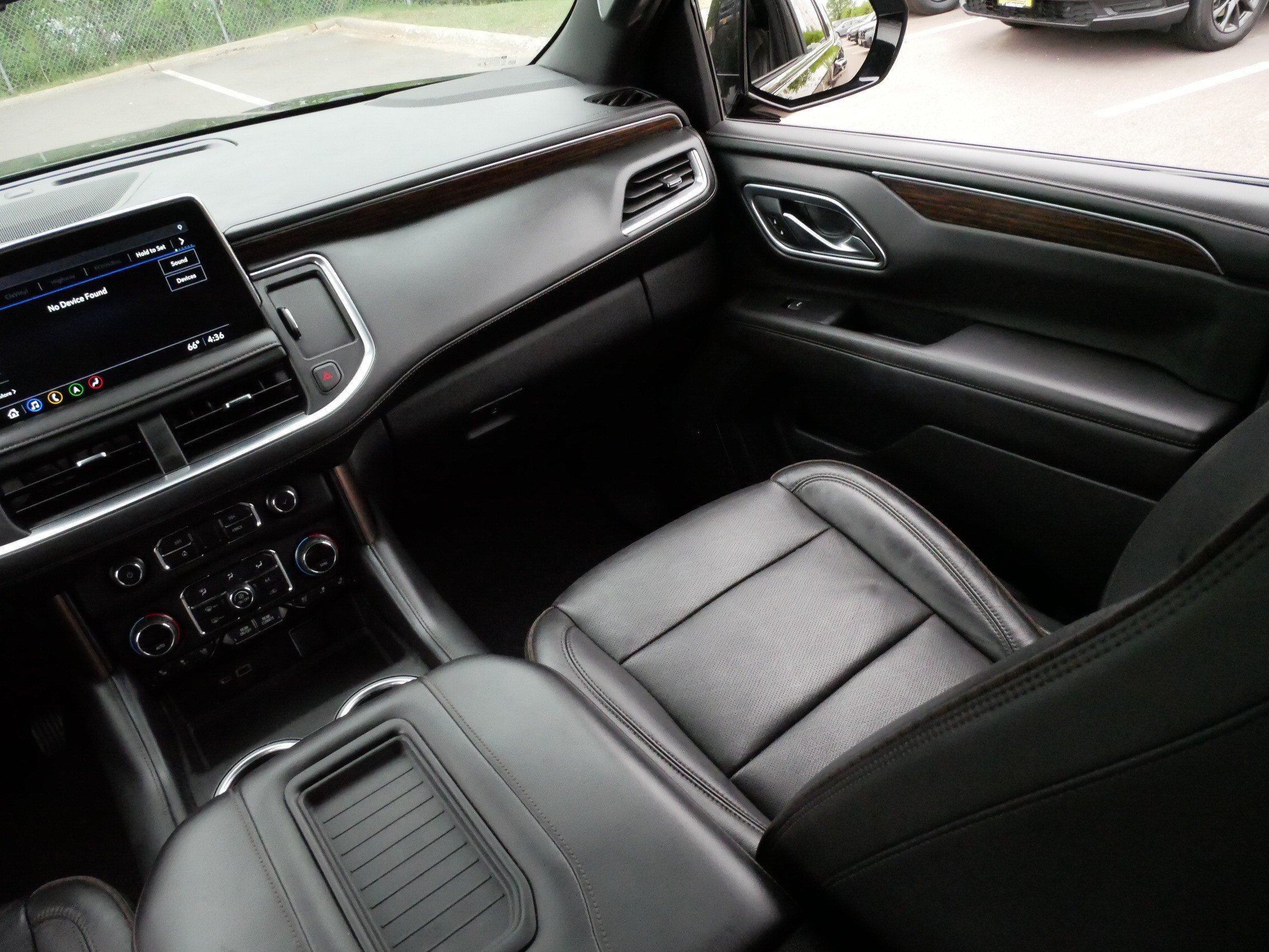 Used 2021 Chevrolet Tahoe High Country w/ Premium Package AWD/4WD image 11