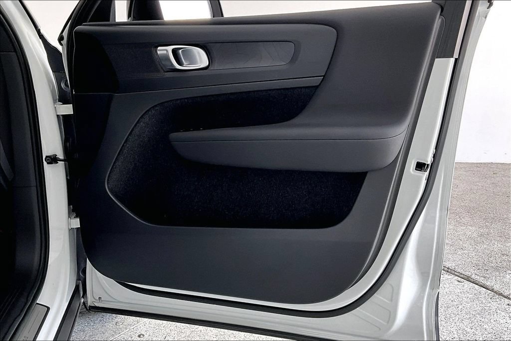 Certified 2023 Volvo XC40 Recharge Plus AWD/4WD image 23
